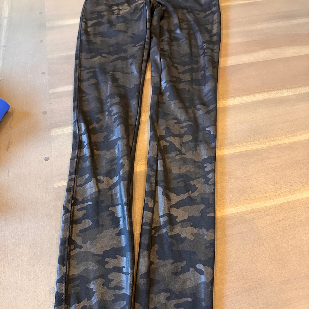 SPANX Dark Patterned Leggings